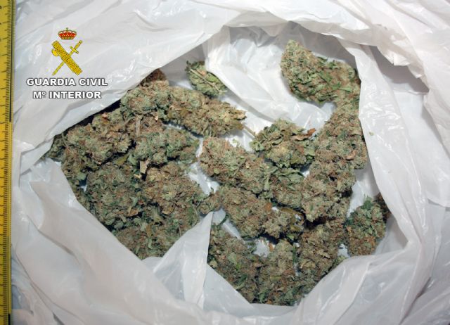 La Guardia Civil desmantela un activo punto de venta de drogas en un piso de Lorquí - 4, Foto 4