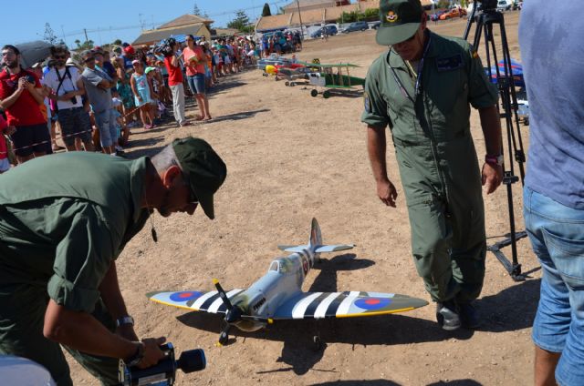 La Patrulla de Aeromodelismo de Exhibición del Ejército del Aire sorprende con el vuelo de reproducciones exactas de la historia de la aviación - 2, Foto 2