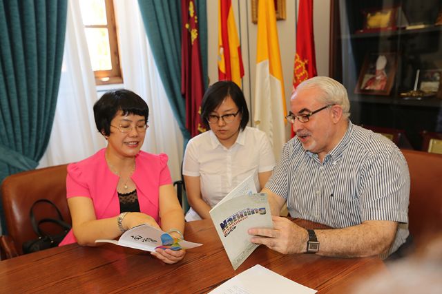 Visita de una delegación de la ciudad china de Nanning a la UCAM - 1, Foto 1