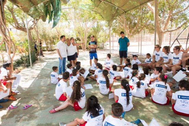 El alcalde visita a los niños del Centro San Pablo de Cáritas y recorre sus instalaciones - 3, Foto 3