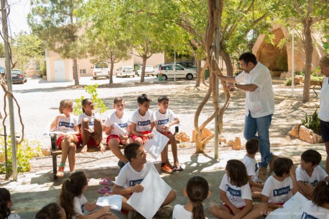 El alcalde visita a los niños del Centro San Pablo de Cáritas y recorre sus instalaciones - 4, Foto 4