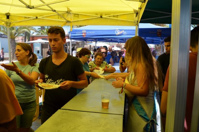 El V Día del Caldero despachó cientos de raciones del plato típico del Mar Menor para celebrar Santiago Apóstol en Santiago de la Ribera - 3, Foto 3