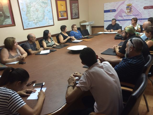 Primera reunión entre Ayuntamiento y asociaciones para la creación de zonas pipicán - 1, Foto 1
