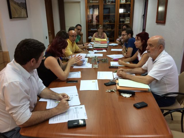 La Junta de Gobierno Local de Molina de Segura adjudica los servicios de cursos y talleres y de gestión de salas municipales de exposiciones - 1, Foto 1