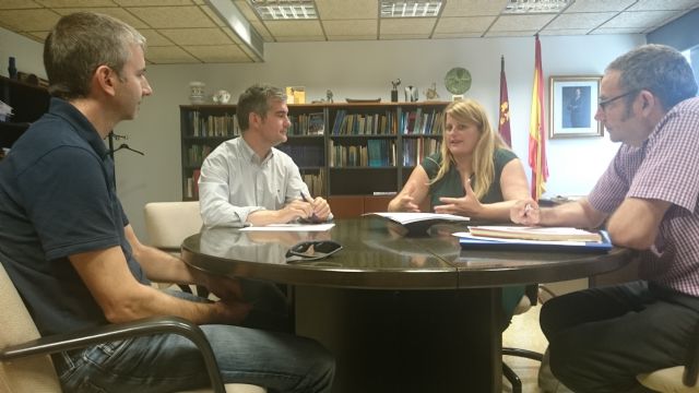 El director general del Agua se rene con la alcaldesa de Mazarrn, Foto 1