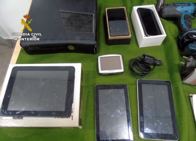 La Guardia Civil detiene a los seis miembros de un grupo criminal dedicado al robo en viviendas y comercios de Bullas - 3, Foto 3