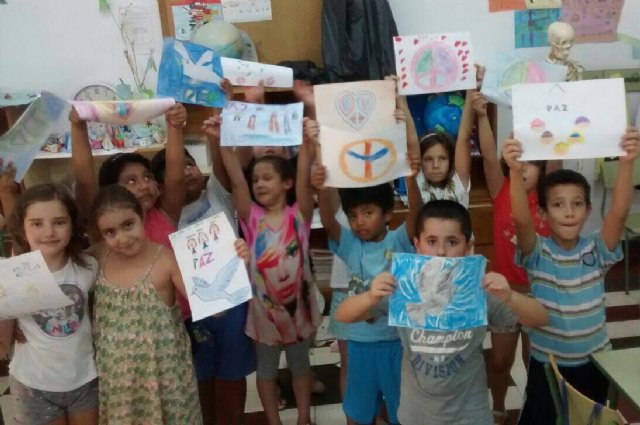 Participantes de las Escuelas de Verano “Holidays 3.0” realizan trabajos sobre la tolerancia, dentro de los actos de la “Semana de la Fuerza de la Memoria” - 1, Foto 1