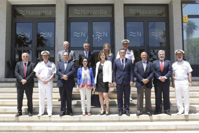 La ministra de Defensa y la presidenta de NAVANTIA visitan la dársena de Cartagena - 2, Foto 2