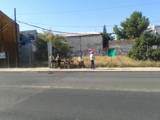 El PSOE exige paradas de autobús en condiciones para que los usuarios se sientan cómodos y seguros también en las pedanías - 3, Foto 3