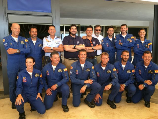 La Patrulla Águila y el VII Día del Caldero protagonizan el día del Patrón, que esta tarde recorrerá las calles de Santiago de la Ribera en procesión - 4, Foto 4