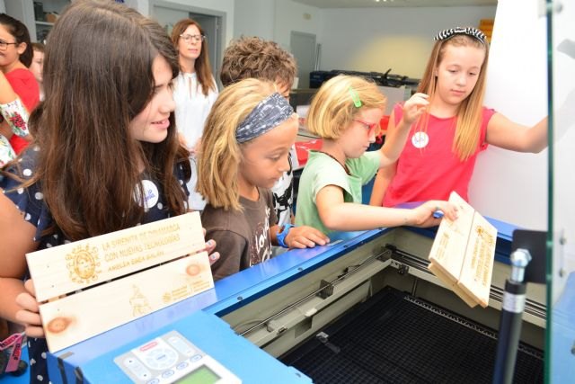 La UPCT enseña en La Mar Chica a tocar instrumentos virtuales y a crear arte con técnicas 3D - 1, Foto 1