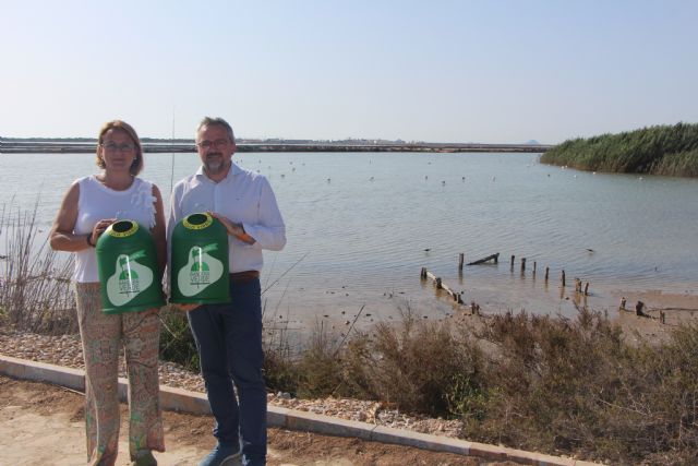 San Pedro del Pinatar se suma a la campaña Movimiento Banderas Verde para fomentar el reciclado de vidrio - 1, Foto 1