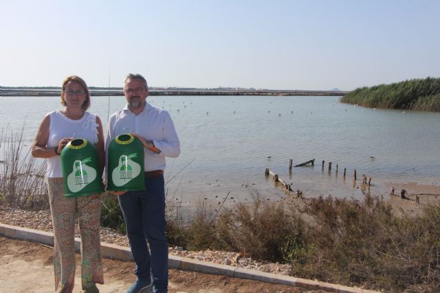 San Pedro del Pinatar se suma a la campaña Movimiento Banderas Verde para fomentar el reciclado de vidrio - 1, Foto 1