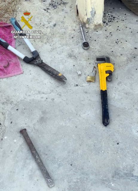 La Guardia Civil detiene a dos vecinos de Mula dedicados a cometer robos - 2, Foto 2
