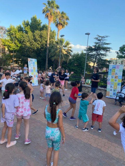 Cientos de vecinos disfrutan de las actividades culturales del programa Tírate al Barrio - 1, Foto 1