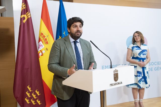 López Miras elogia el compromiso de las empresas contra la violencia de género y pide que no haya colores ni matices en el nuevo Pacto para erradicarla - 2, Foto 2