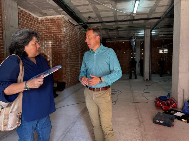 El alcalde de Lorca supervisa el avance de las obras de adecuación de las nuevas instalaciones de la Asociación Alzheimer - 3, Foto 3