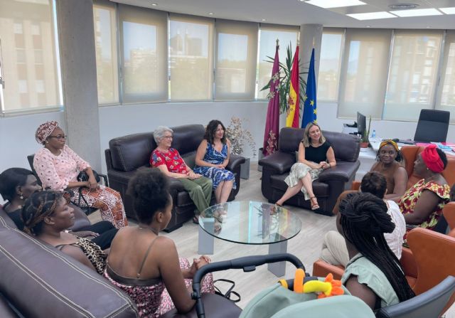 La consejera de Política Social mantiene un encuentro con mujeres afrodescendientes para avanzar en su inclusión social y laboral - 1, Foto 1