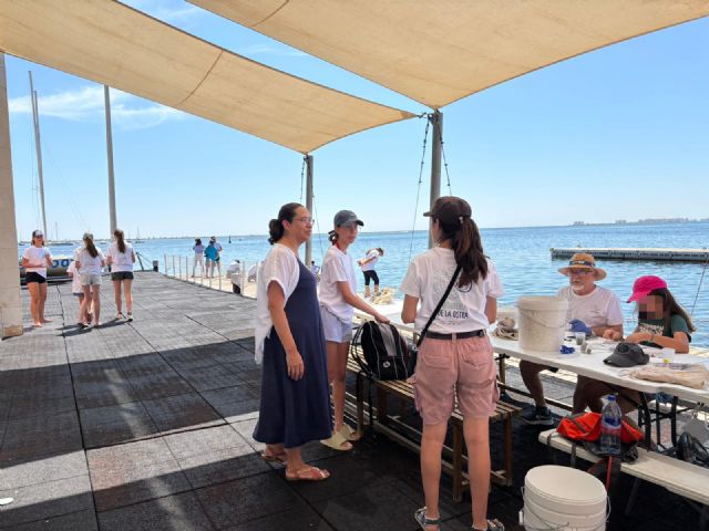 Más de 30 familias participan en la jardinería de ostras para mejorar la salud del Mar Menor - 4, Foto 4