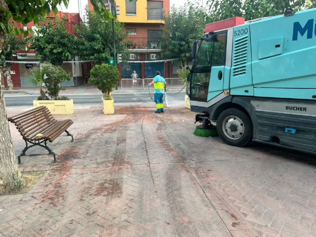 El Ayuntamiento despliega un dispositivo especial de limpieza para las fiestas de verano en el municipio - 2, Foto 2