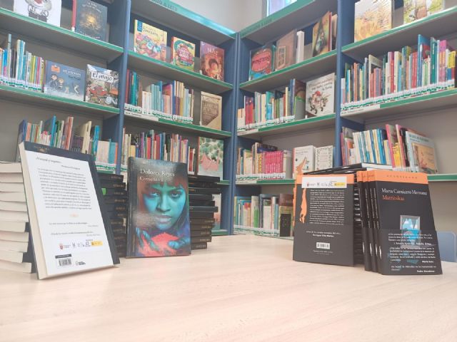 El Ayuntamiento impulsa la sensibilización contra la violencia de género con la donación de libros para los clubes de lectura en las bibliotecas - 2, Foto 2