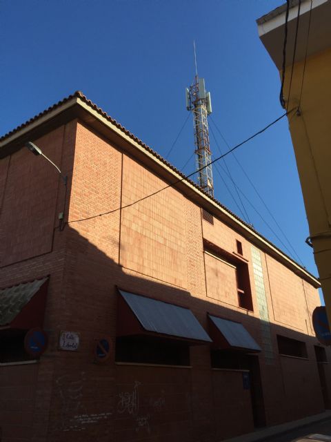 El Alcalde utilizará todos los recursos legales para evitar la puesta en marcha de la Antena de Telefonía Móvil en la calle Libertad, Foto 2