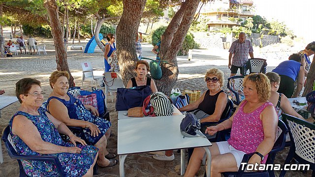 El programa de viajes “¡Vente a la playa!” se desarrolla un año más durante los meses de verano en la Cala del Pino de La Manga del Mar Menor, Foto 1