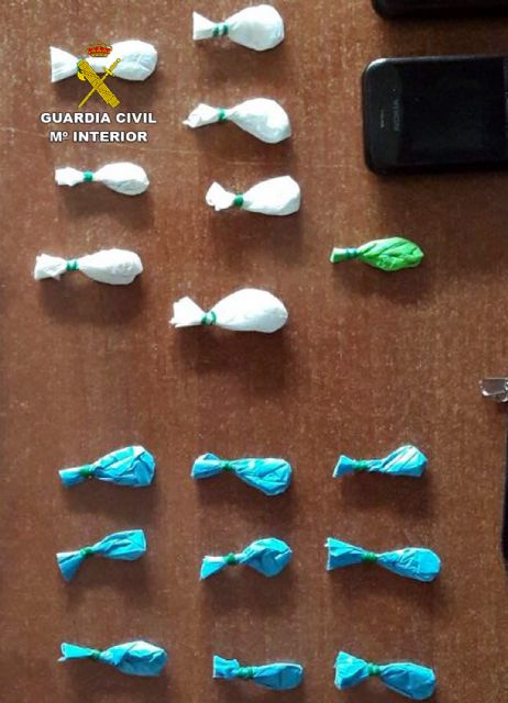 La Guardia Civil desmantela un punto de venta de droga ambulante en una zona de ocio de San Javier - 2, Foto 2