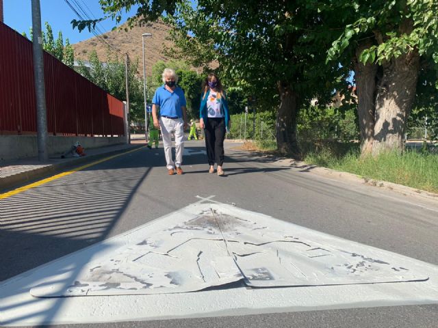 El Ayuntamiento desarrolla una campaña de repintado de señalización en entornos escolares que incluirá mensajes para prevenir el COVID-19 - 3, Foto 3