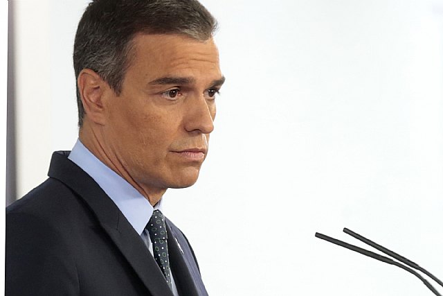 Sánchez asegura que la responsabilidad de cada uno y la unidad de todos permitirán atajar la emergencia sanitaria, social y económica provocada por el COVID-19 - 2, Foto 2