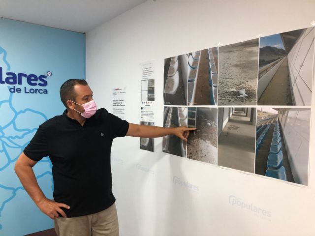 El PP exige la limpieza urgente del estadio de fútbol Francisco Artés Carrasco para frenar el deterioro que sufre por el abandono y su nulo mantenimiento - 1, Foto 1