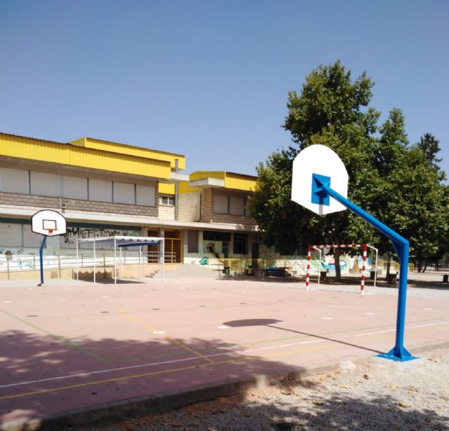 El Ayuntamiento de Lorca refuerza el mantenimiento de las instalaciones deportivas al aire libre en pedanías - 2, Foto 2