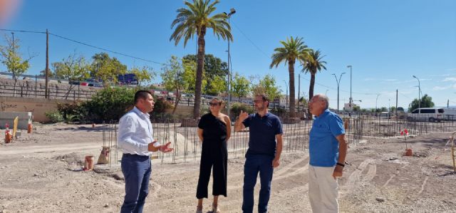 El alcalde de Lorca visita el Parque de San Antonio donde se están ejecutando trabajos de ampliación para dotar al municipio de un nuevo gran espacio verde - 2, Foto 2
