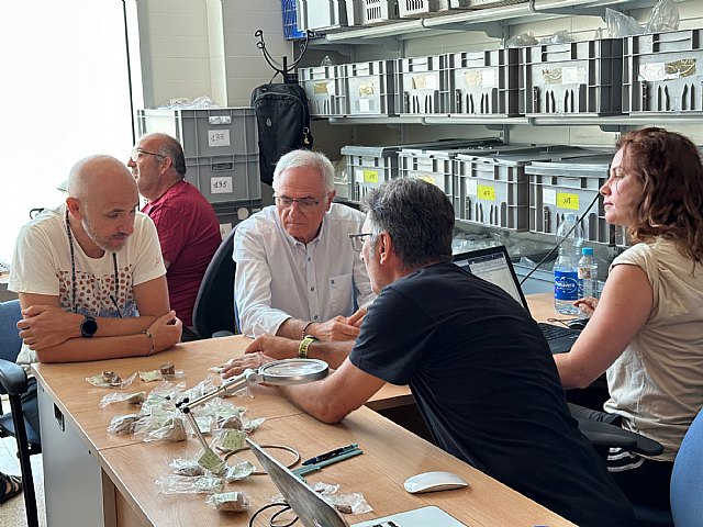 Trabajos de inventario y clasificación de restos de la Sima de las Palomas - 2, Foto 2