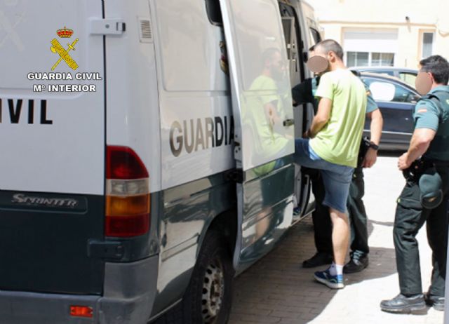 La Guardia Civil detiene a dos experimentados delincuentes que asaltaron a cuatro vecinos en Moratalla y Cehegín - 2, Foto 2