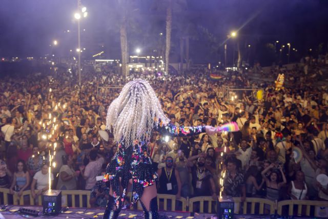 Miles de personas participan en el V Pride en el año en que se conmemora el veinte aniversario del matrimonio igualitario - 3, Foto 3