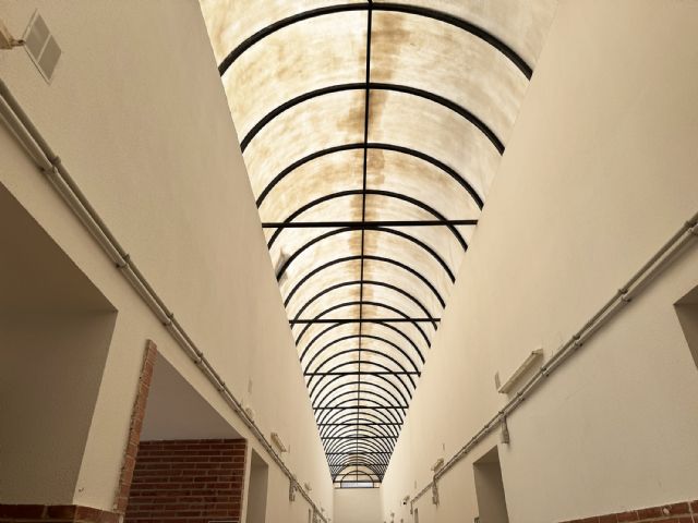 La mejora en la cubierta del colegio Jesús Ferrer, lista para el inicio del curso - 1, Foto 1