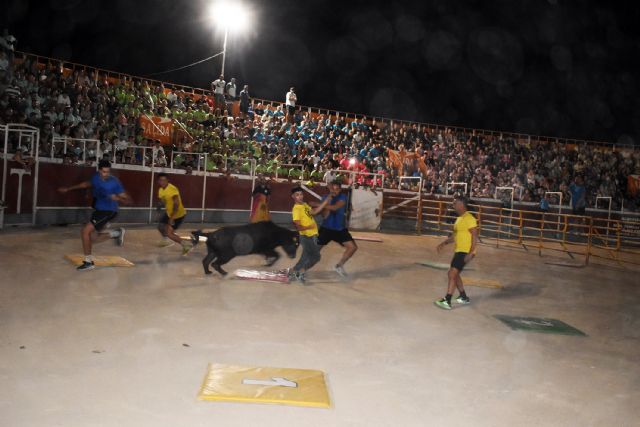 Unas 3.000 personas llenan la plaza de toros para disfrutar de una noche de emoción y diversión con el Gran Prix - 2, Foto 2