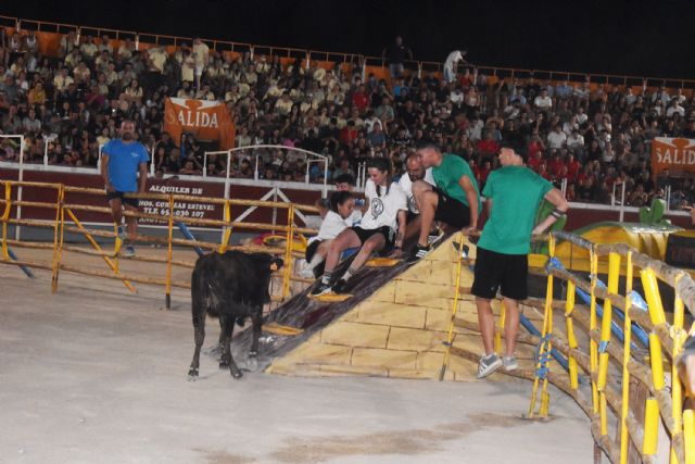 Unas 3.000 personas llenan la plaza de toros para disfrutar de una noche de emoción y diversión con el Gran Prix - 3, Foto 3