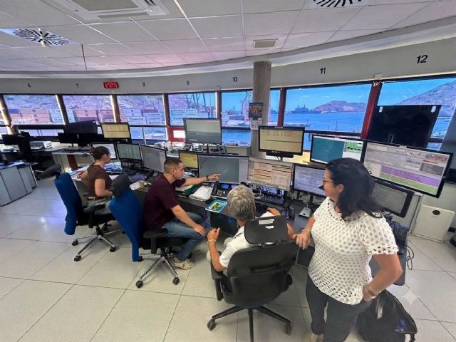 Ученые из UPCT изучили реальные потребности моряков и диспетчеров порта Картахена для улучшения английского обучения
