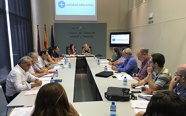 La mesa sectorial de educación concertada destaca la seguridad que aporta la ampliación a seis años de los convenios para 5.000 docentes - 2, Foto 2