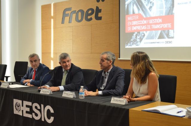 FROET presenta la II Edición del Máster en Dirección y Gestión de Transporte y entrega los diplomas a los primeros alumnos - 1, Foto 1