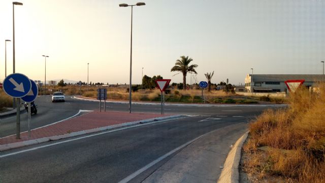 Ahora Murcia critica la reposición innecesaria de señales de tráfico en una carretera con graves carencias en otras cuestiones - 1, Foto 1