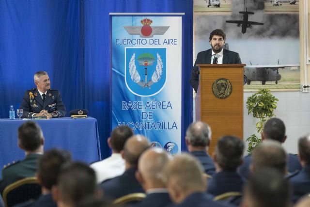 López Miras resalta el prestigio logrado por la escuela de paracaidismo Méndez Parada con más de 70 años de formación al más alto nivel - 1, Foto 1