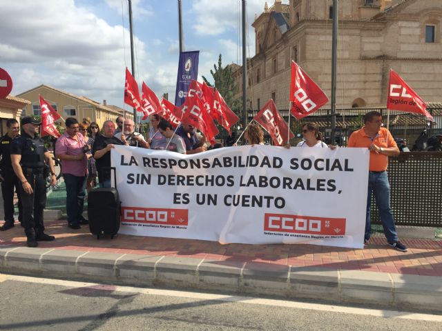 CCOO Enseñanza exige derechos laborales y libertad sindical en la UCAM, Foto 1