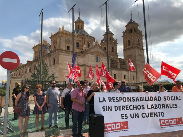 CCOO Enseñanza exige derechos laborales y libertad sindical en la UCAM, Foto 2