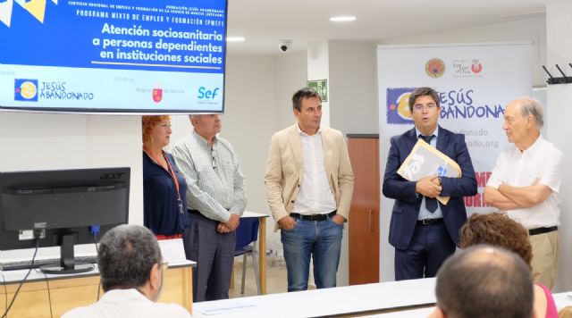 15 personas consiguen el certificado para trabajar como auxiliar sociosanitario mediante un programa de la Fundación Jesús Abandonado - 1, Foto 1