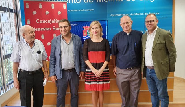 El Ayuntamiento de Molina de Segura firma un convenio con Cáritas para atender a personas en situación de exclusión social grave en 2019 - 1, Foto 1