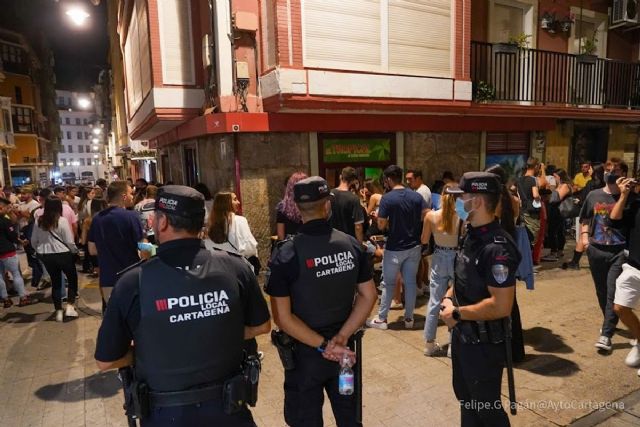 Policía Local interviene en un botellón ilegal con 600 jóvenes en Los Dolores - 1, Foto 1