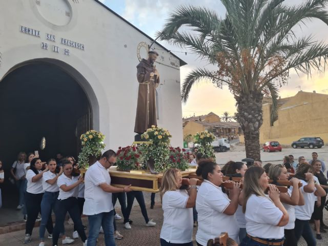 El PP de Las Torres de Cotillas, con los vecinos del Barrio de La Media - 5, Foto 5